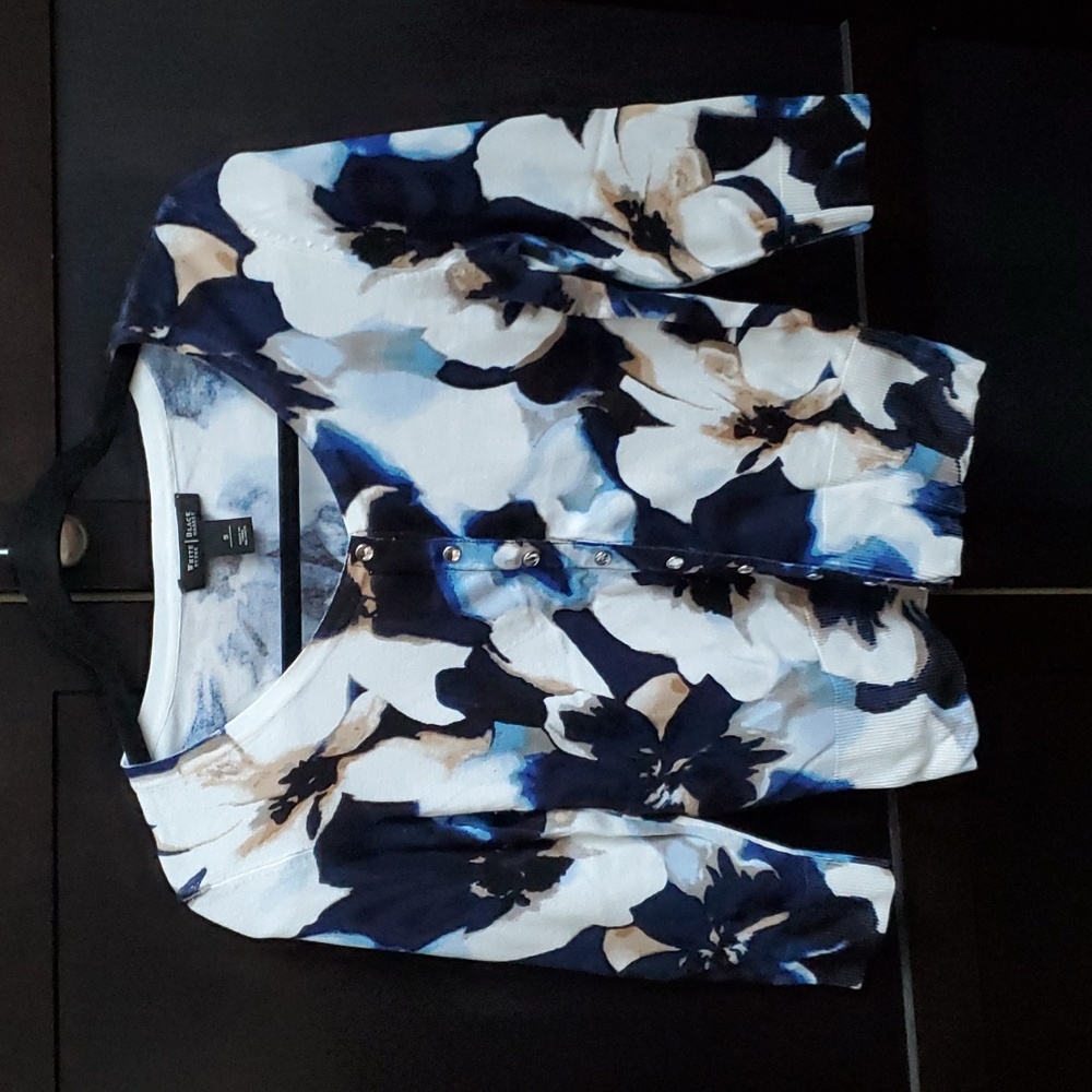 🆕 Blue and beige floral cardigan